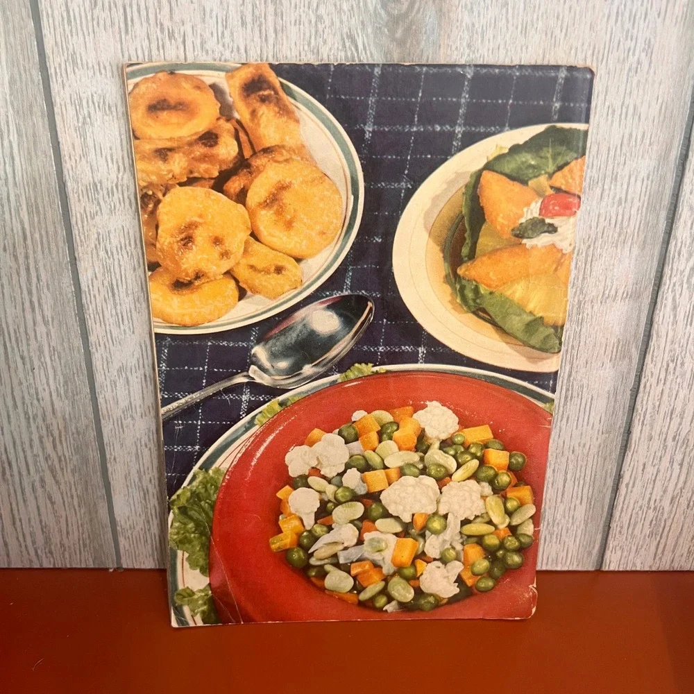 Vintage 1951 500 Delicious Salad Recipes Cookbook Culinary Arts Institute Retro